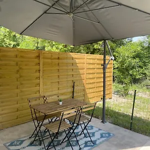 https://superbe-appartement-avec-terrasse-vue-sorgue.fr-provencehotel.com