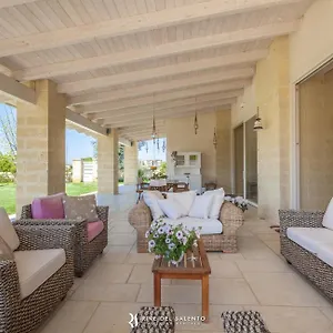 https://reginella-lecce.lecce-hotels.com